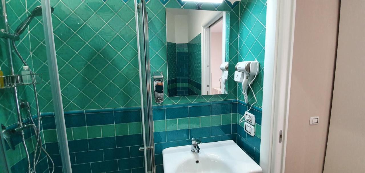 Dimora Costantino Bed & Breakfast Napoli Eksteriør bilde