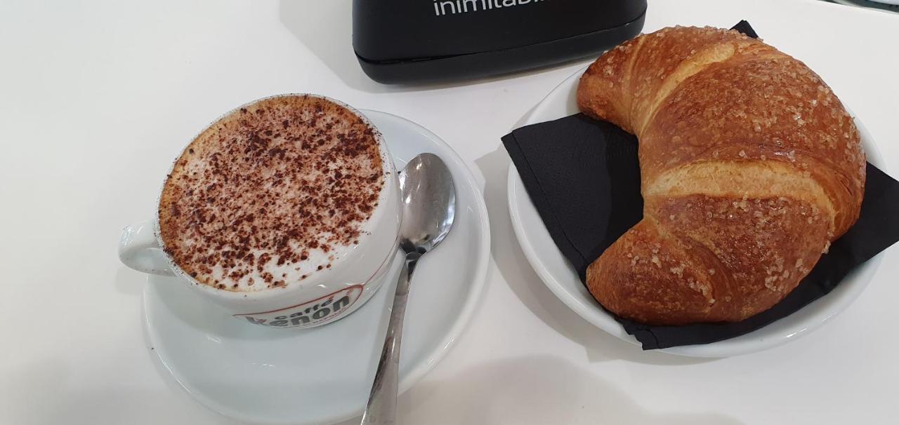Dimora Costantino Bed & Breakfast Napoli Eksteriør bilde