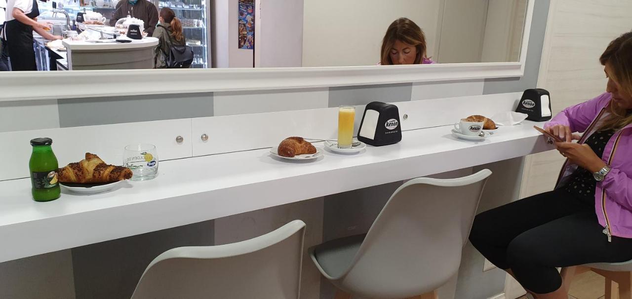 Dimora Costantino Bed & Breakfast Napoli Eksteriør bilde