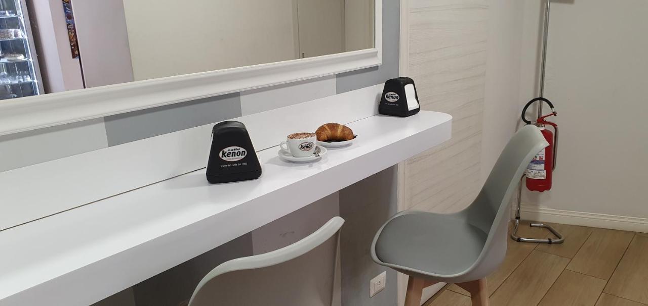Dimora Costantino Bed & Breakfast Napoli Eksteriør bilde